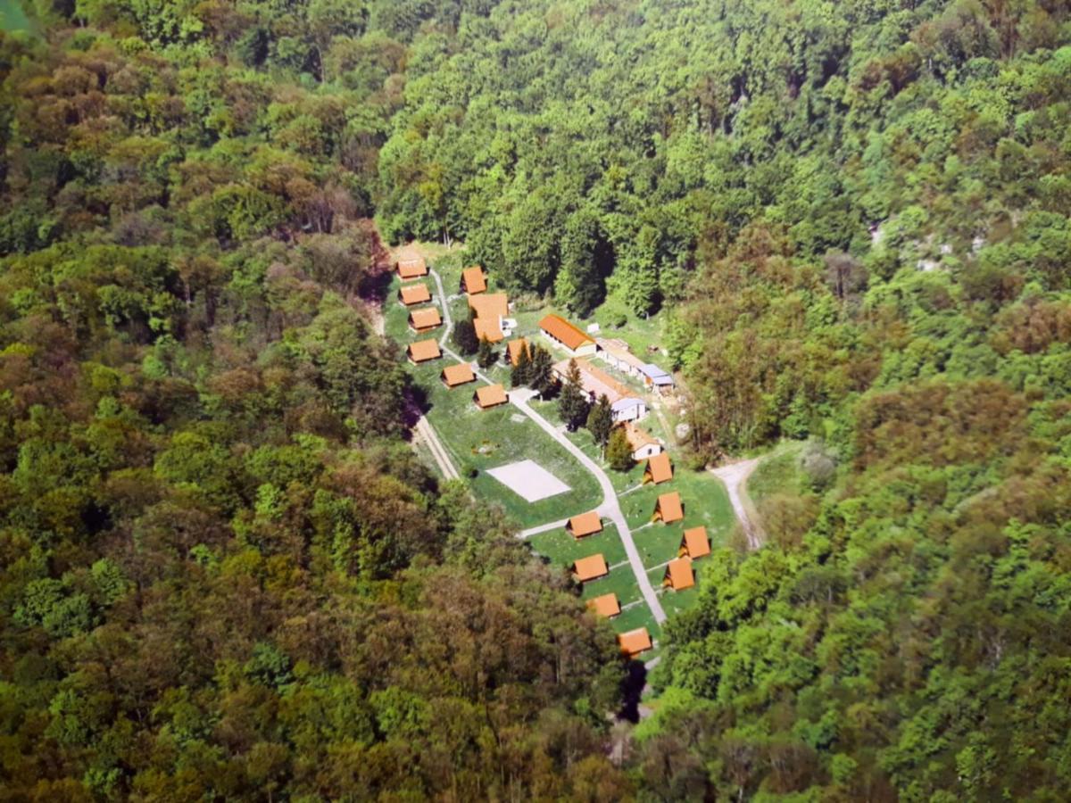 Záruby Resort Smolenice Esterno foto