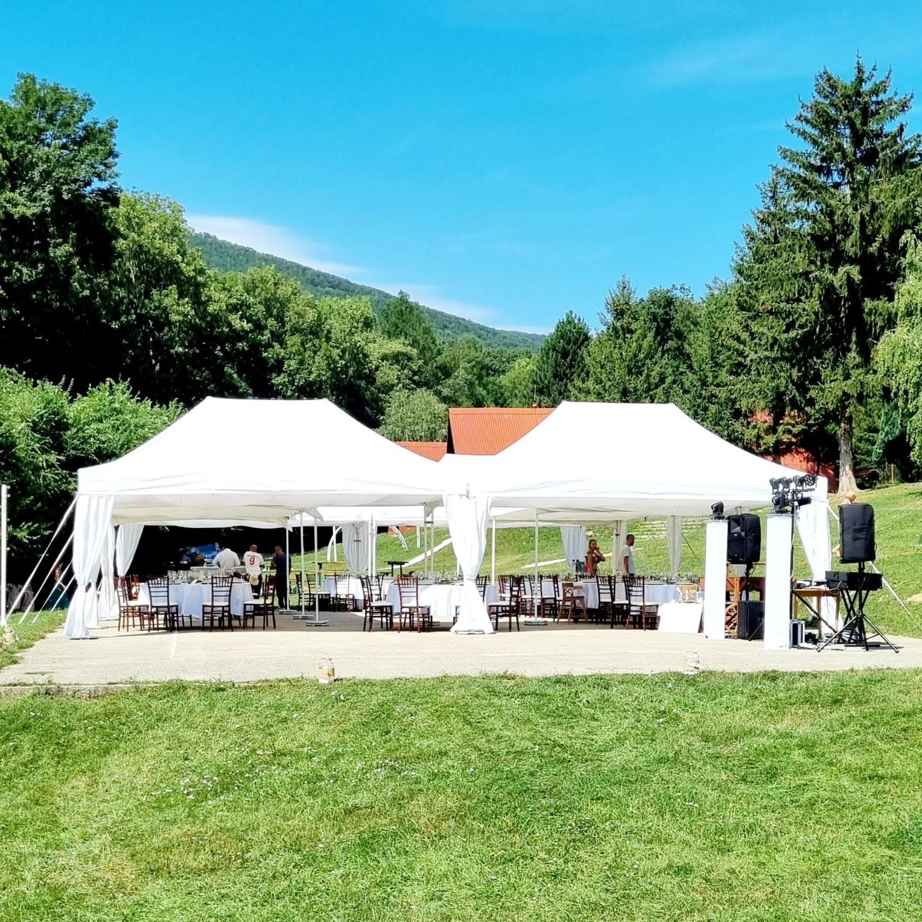 Záruby Resort Smolenice Esterno foto